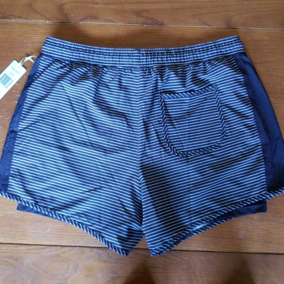 Workout shorts - Picture 3 of 4